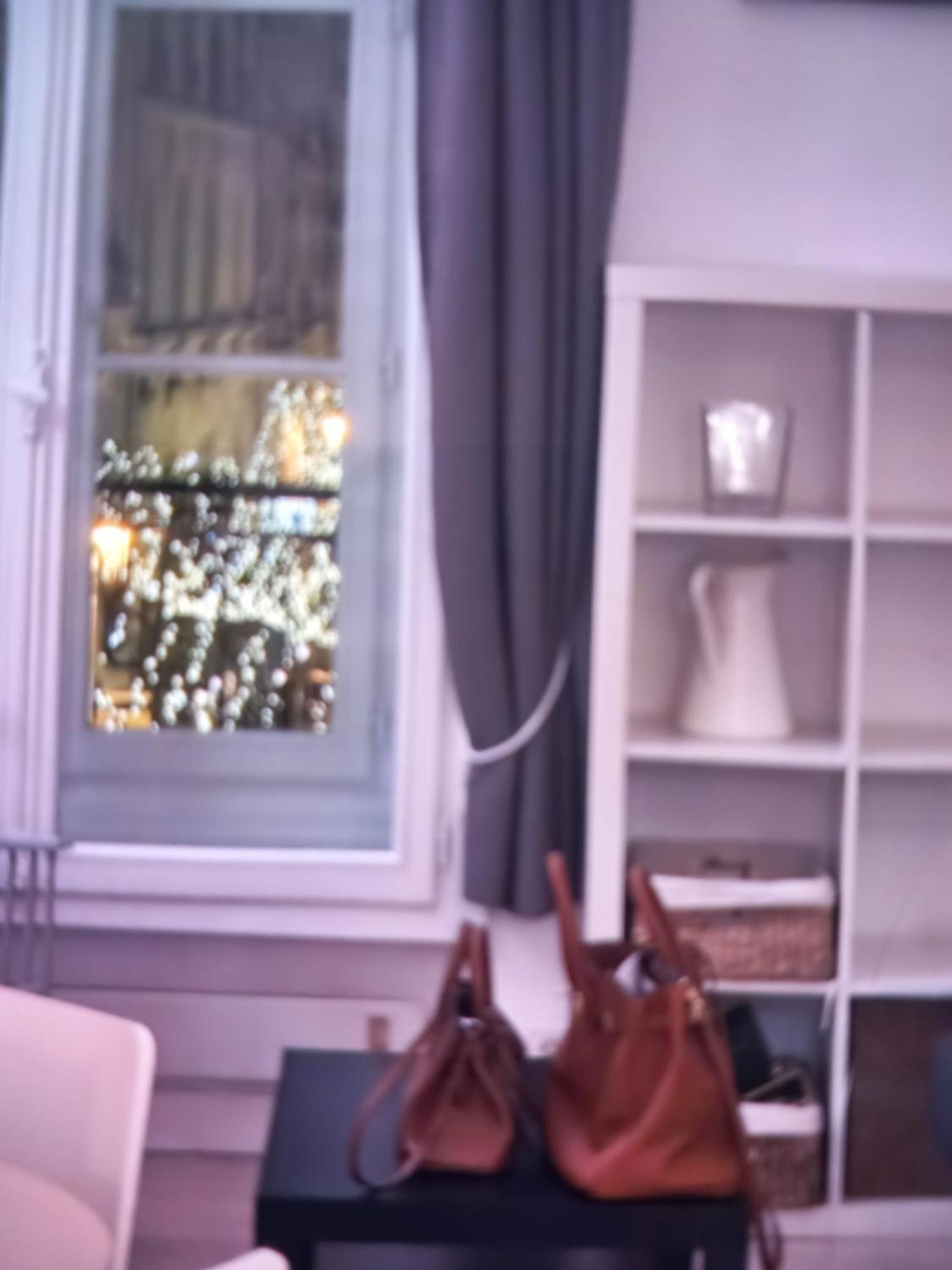 Accommodatie bij particulieren Gare Montparnasse,gorgeous Place, Center ,close To Eiffel Tour And Louvre Meusm , Front Metro